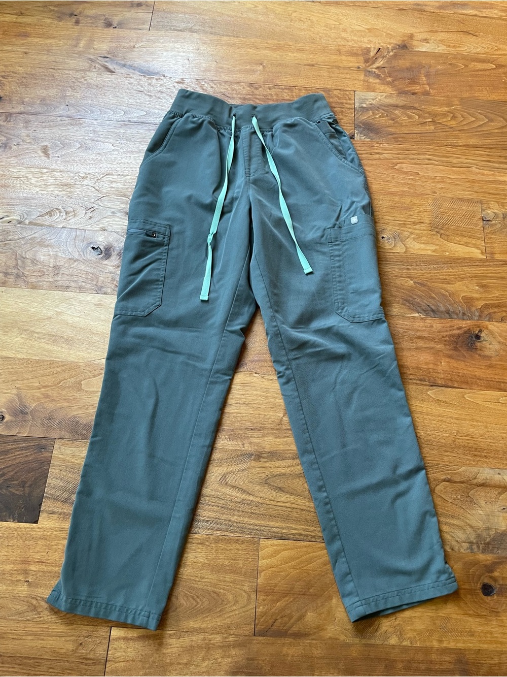 Figs Straight-Leg High Waist Yola Scrub Pants in Slate Green